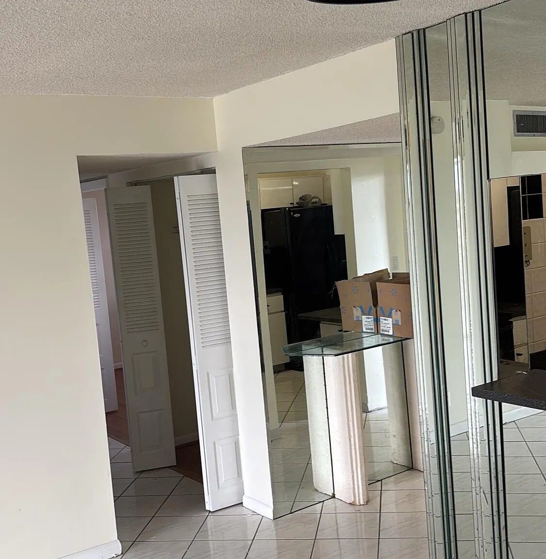 2 bed, 2.0 bath, 976 sqft, $2,300 — Photo 1