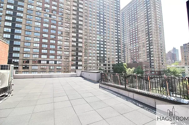 Rented by Hagstrom Management Inc | media 25