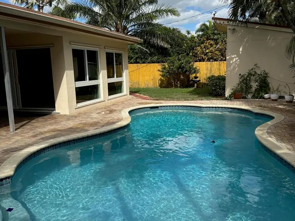 732 SE 10th Avenue, Deerfield Beach, FL 33441