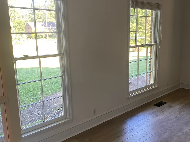 6328 Laurelwood Dr — Photo 9
