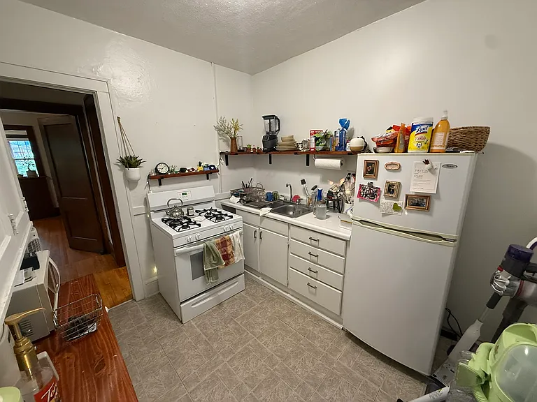 1577 Ashland Ave #4 — Photo 3