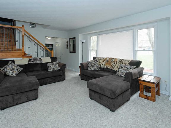 3rd image of 13041 Hoyt Dr