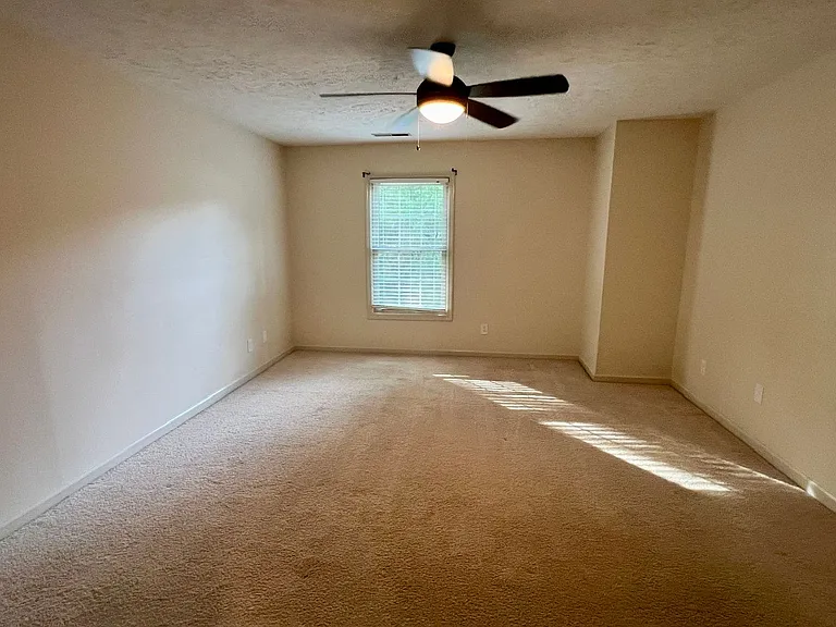 1302 Honeywood Pl — Photo 20