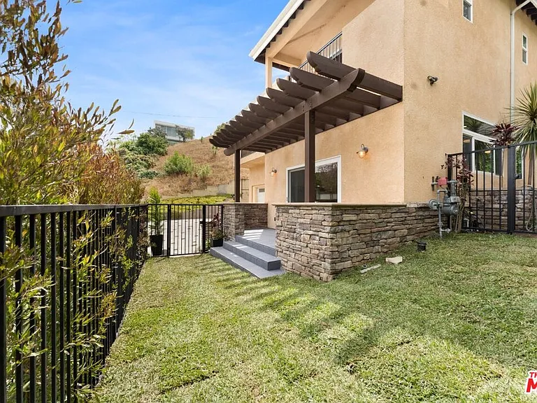 1630 Bridgeport Dr — Photo 44