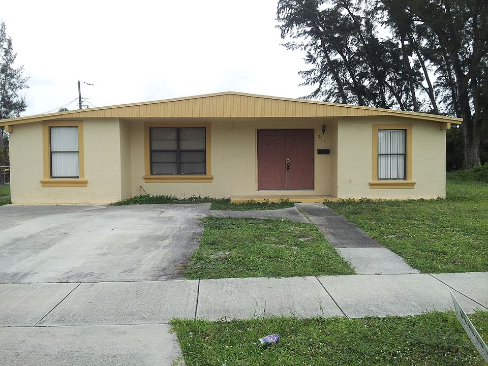1st image of 211 NE 42nd St