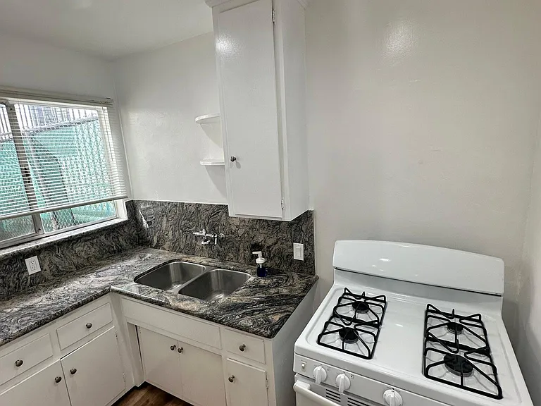 1000 Hancock Ave #5A — Photo 4