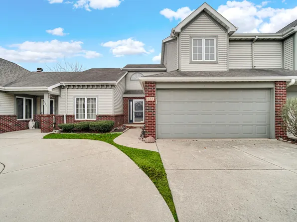 633 W 94th Ct, Crown Point, IN 46307