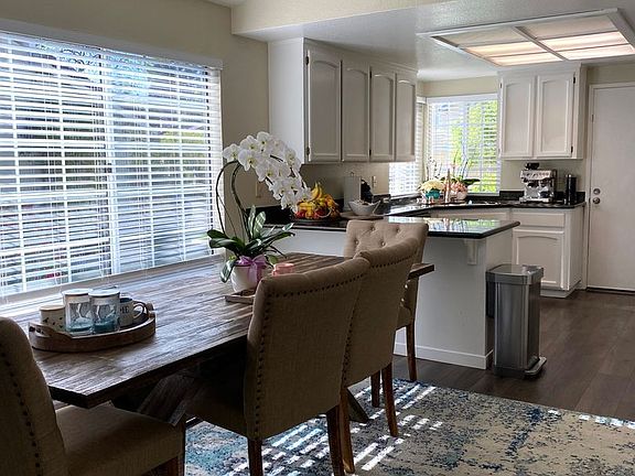 5th image of 3043 Badger Dr