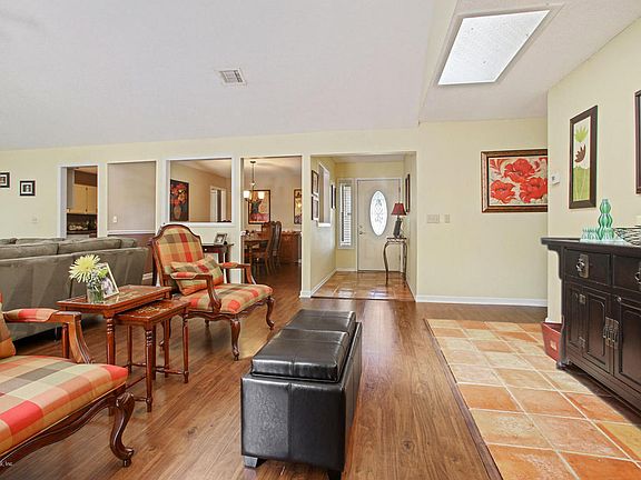 3rd image of 12837 Julington Forest Dr E