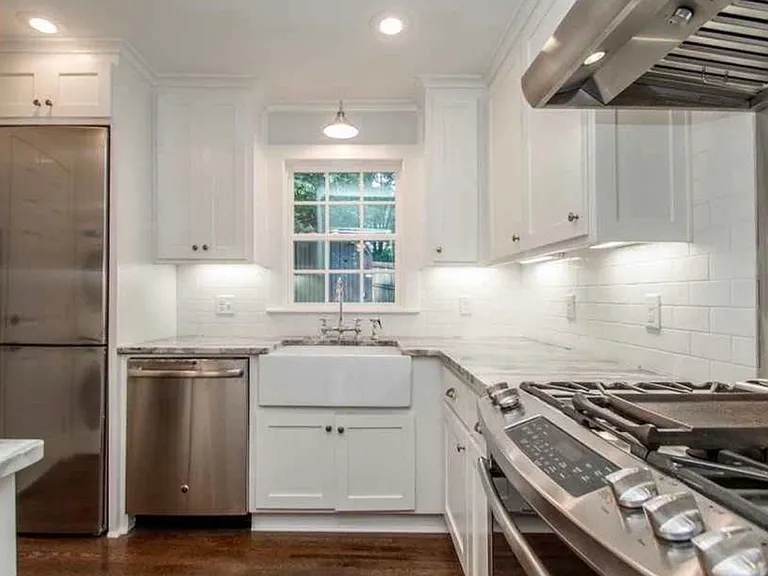 1120 Walnut St — Photo 1