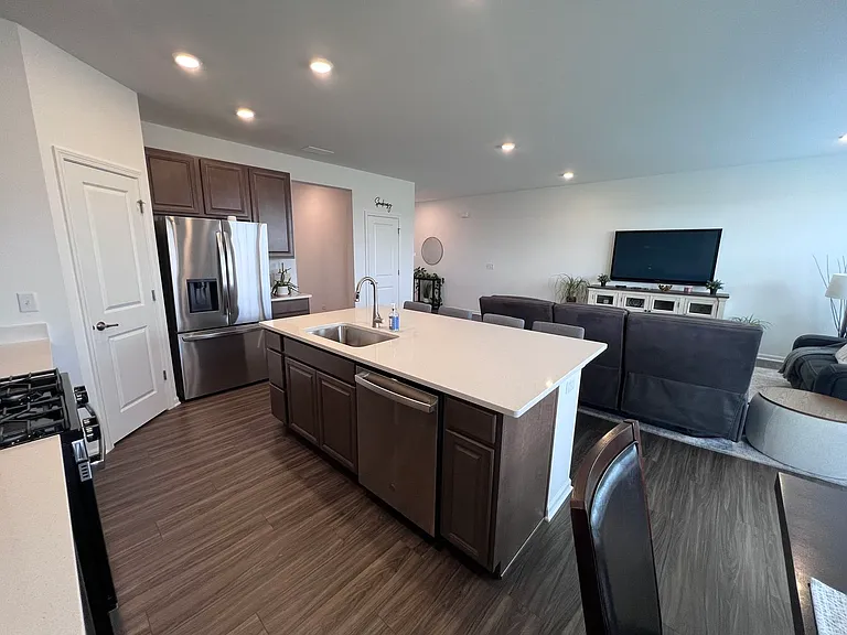 25701 W Yorkshire Dr — Photo 8