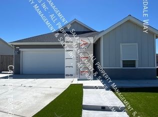 9601 Amberdale Way, Bakersfield, CA