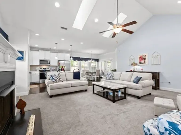 Saint Elizabeth Dr — Photo 11