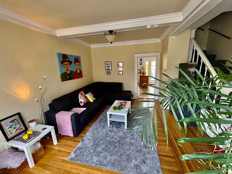 137 Brussels St — Photo 3
