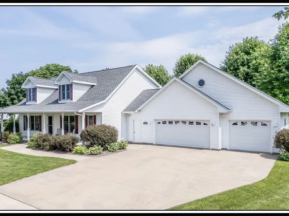 1508 Cedarhurst Dr, New London, WI 54961