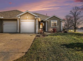 2448 SW Golf View Ct, Topeka, KS 66614