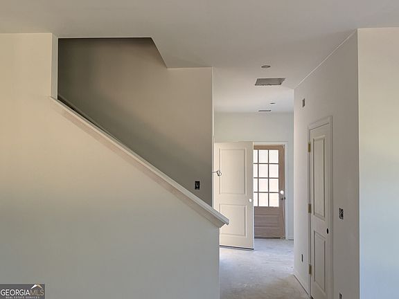 5th image of 2042 Linda Dr SW