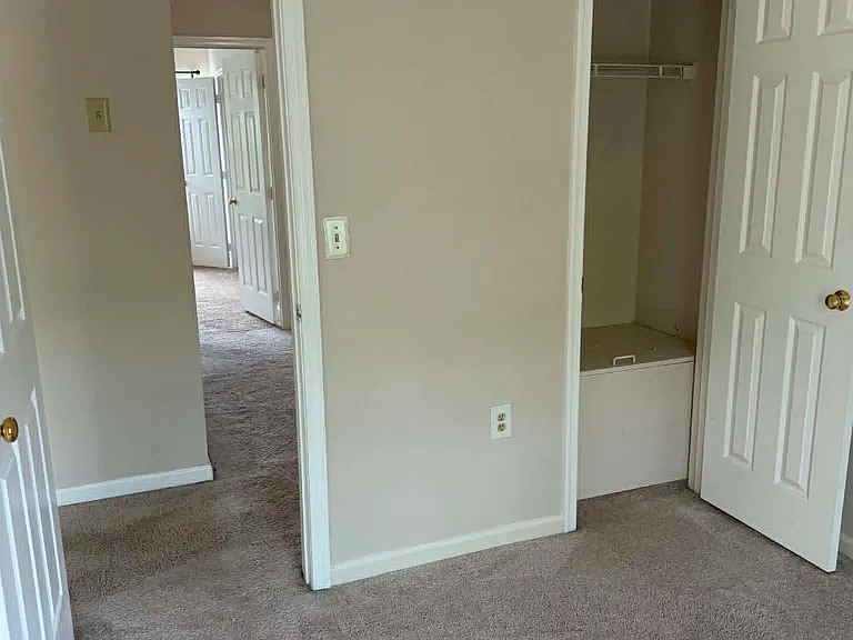 Upstrairs Room 1