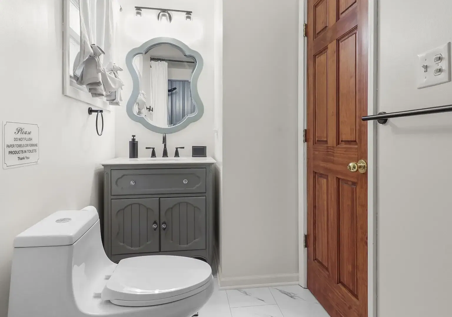 3 bed, 1840 sqft, $10,000 — Photo 3