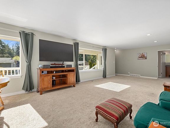 5th image of 19529 Locust Way