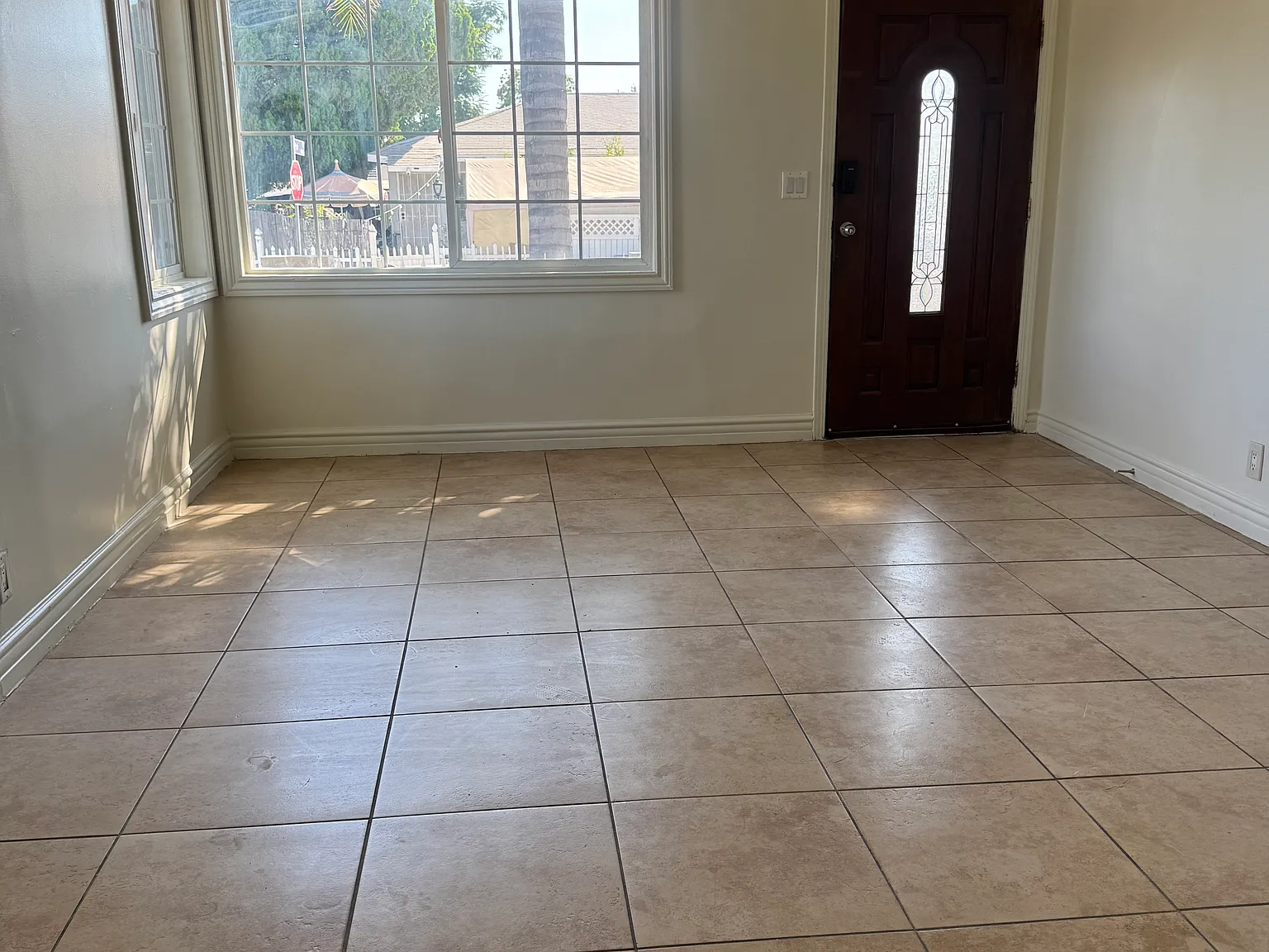 14725 Polk St — Photo 4