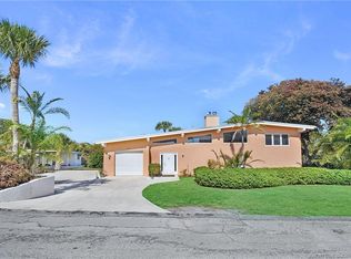 2228 NE Center Cir, Jensen Beach, FL 34957