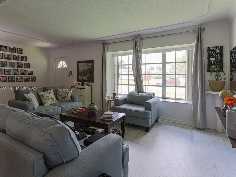 7940 NW 9th St #7940 — Photo 2