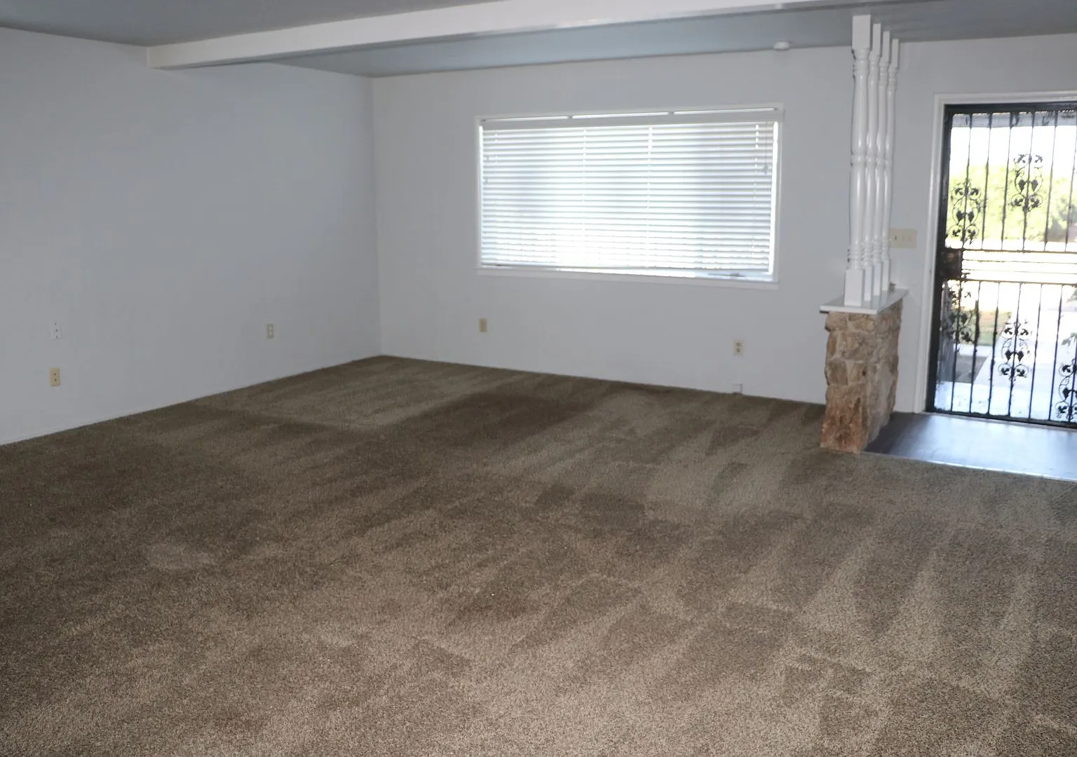 3214 S Leonard Ave. — Photo 3