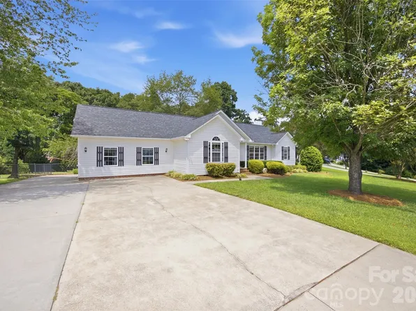 233 Summey Barker Dr, Dallas, NC 28034