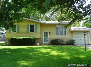 220 Kenyon Dr, Springfield, IL 62704