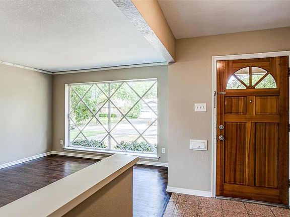 5th image of 8430 Sweetwater Dr