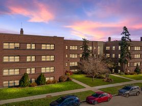 550 Parkview
