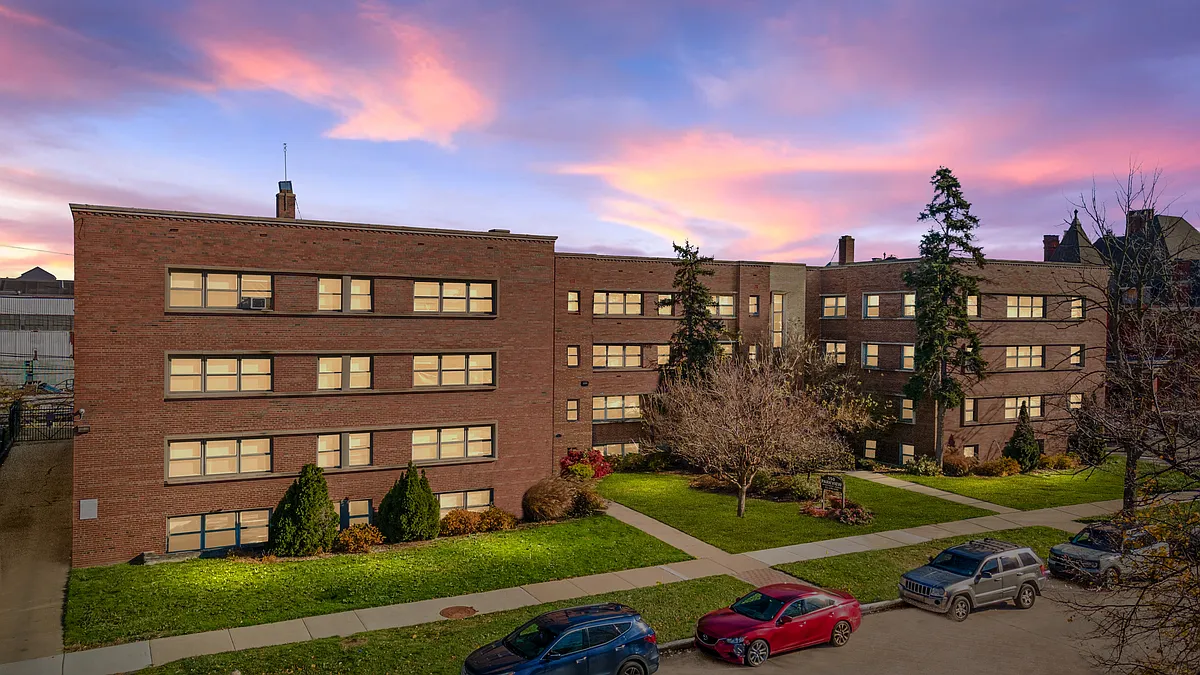 Building Photo - 550 Parkview