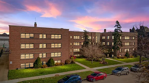 550 Parkview Photo 1