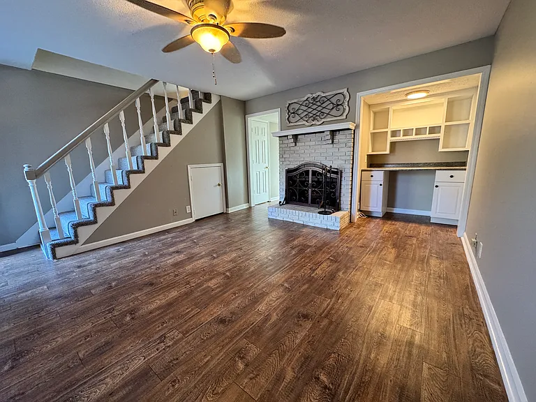 287 Donna Dr #E — Photo 10