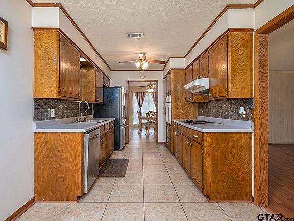 5th image of 9326 Londonderry Dr