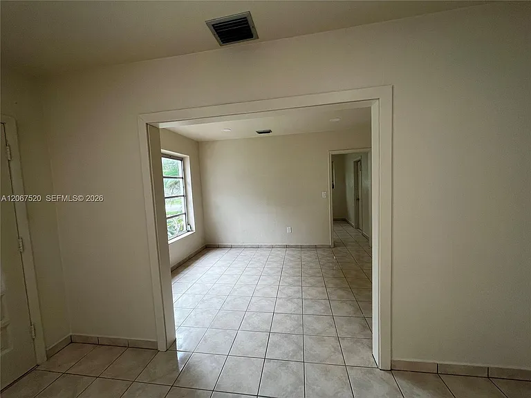 3351 SW 18th St — Photo 10