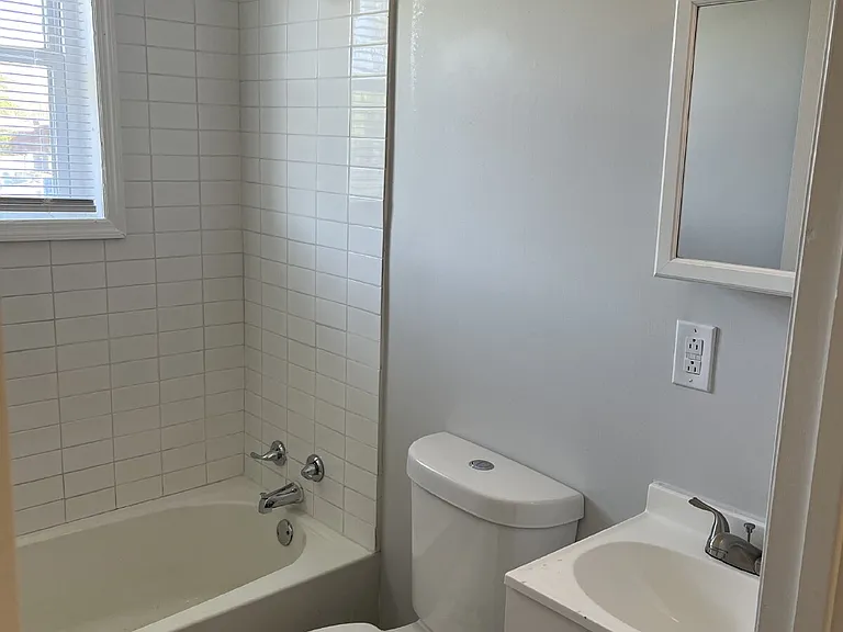 2607 Jefferson St #10 — Photo 11