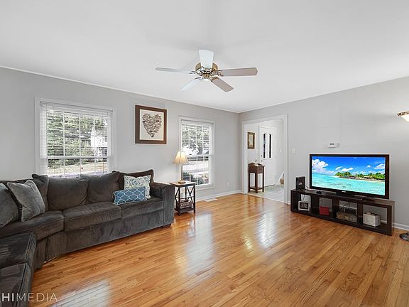 4th image of 1002 Brentwood Pl