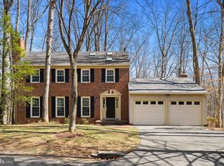 10704 Cross School Rd, Reston, VA 20191