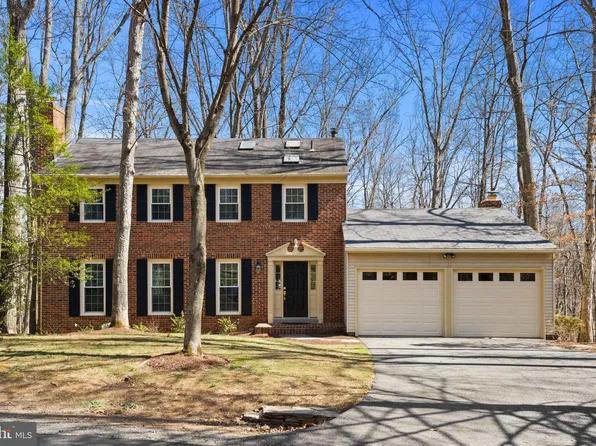 10704 Cross School Rd, Reston, VA 20191