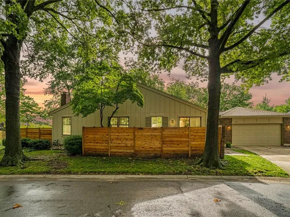 12863 Cambridge Ter, Leawood, KS 66209