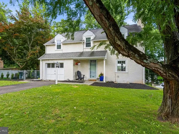 220 Walnut Ln, Ambler, PA 19002
