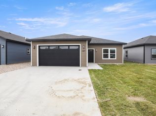 3417 35th St W, Williston, ND 58801
