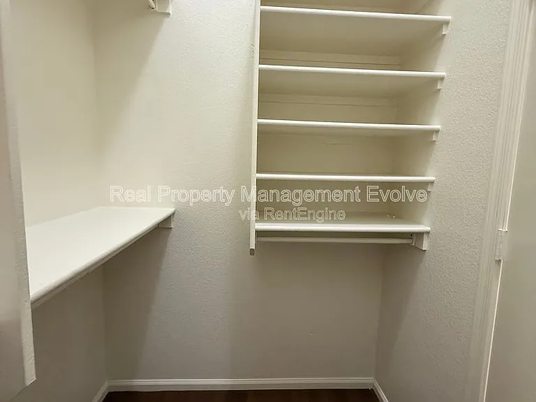 4935 W Ardmore Rd — Photo 13