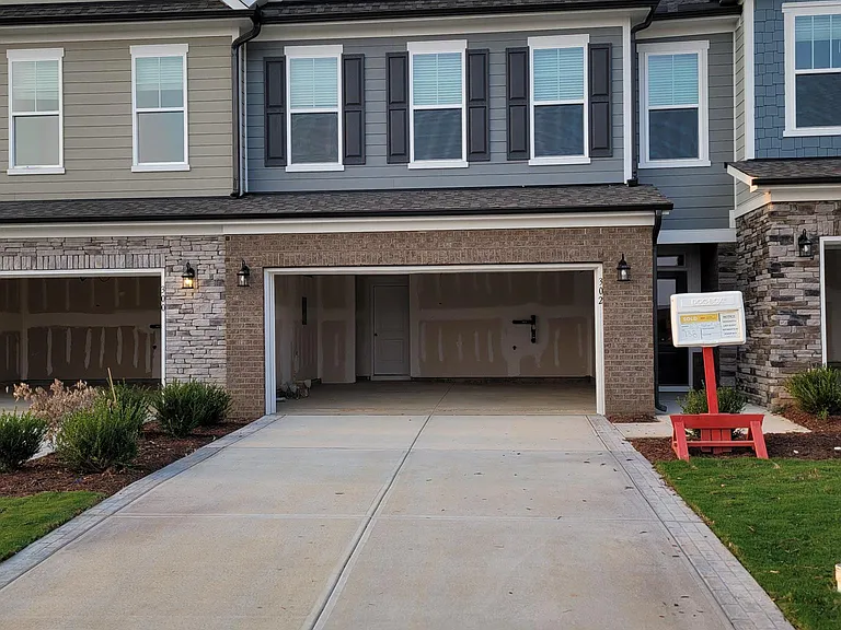302 Kephart Way — Photo 1