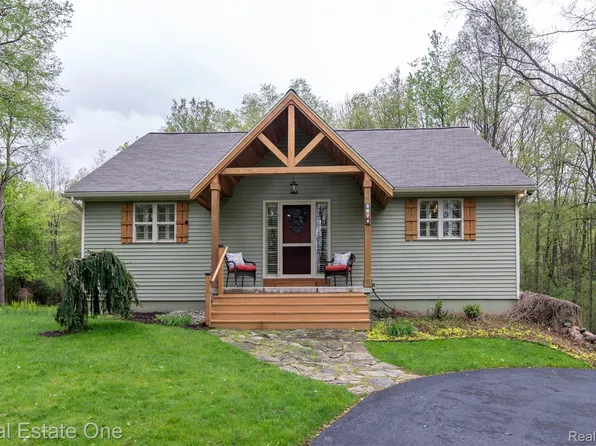 9474 Marshall Rd, South Lyon, MI 48178