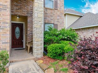10407 Lauren Creek Dr, Baytown, TX 77523
