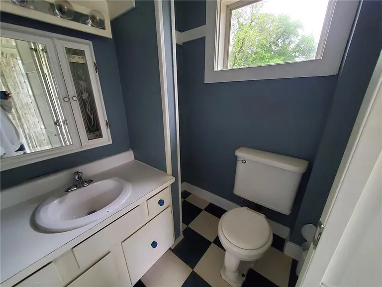 1916 Myrtle Ave — Photo 14
