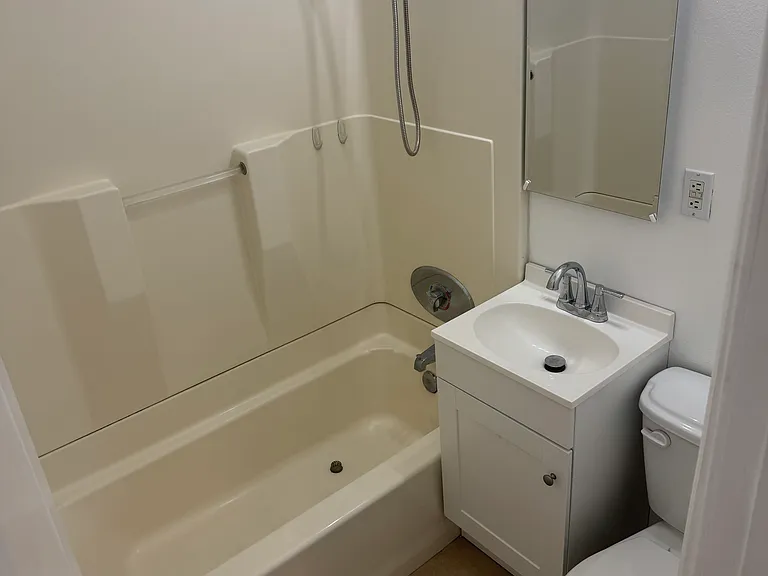 212 W Palmer Ave #20 — Photo 6